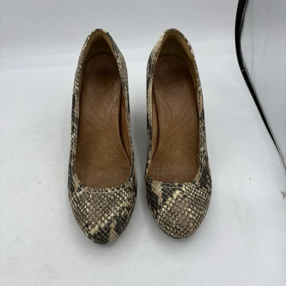 Clarks Shoes Womens Size 7.5 M Indigo Snake‎ Print Wood Wedge Pump Slip On Heels